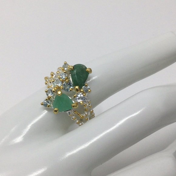 Amazing Genuine Emerald Ring with Topaz - Picture 4 of 7